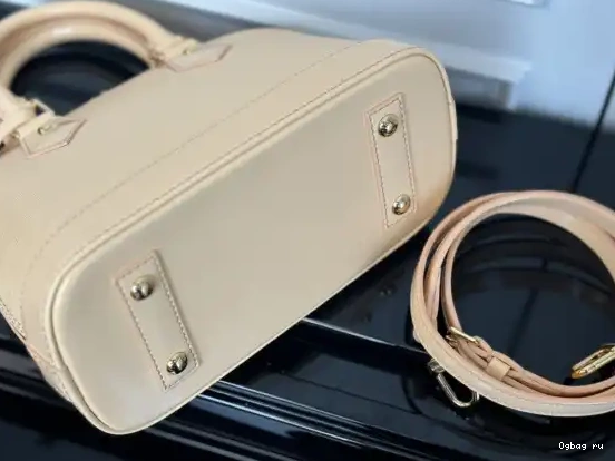 VUITTON BB-23.5*17.5*11.5cm LOUIS ALMA 0604